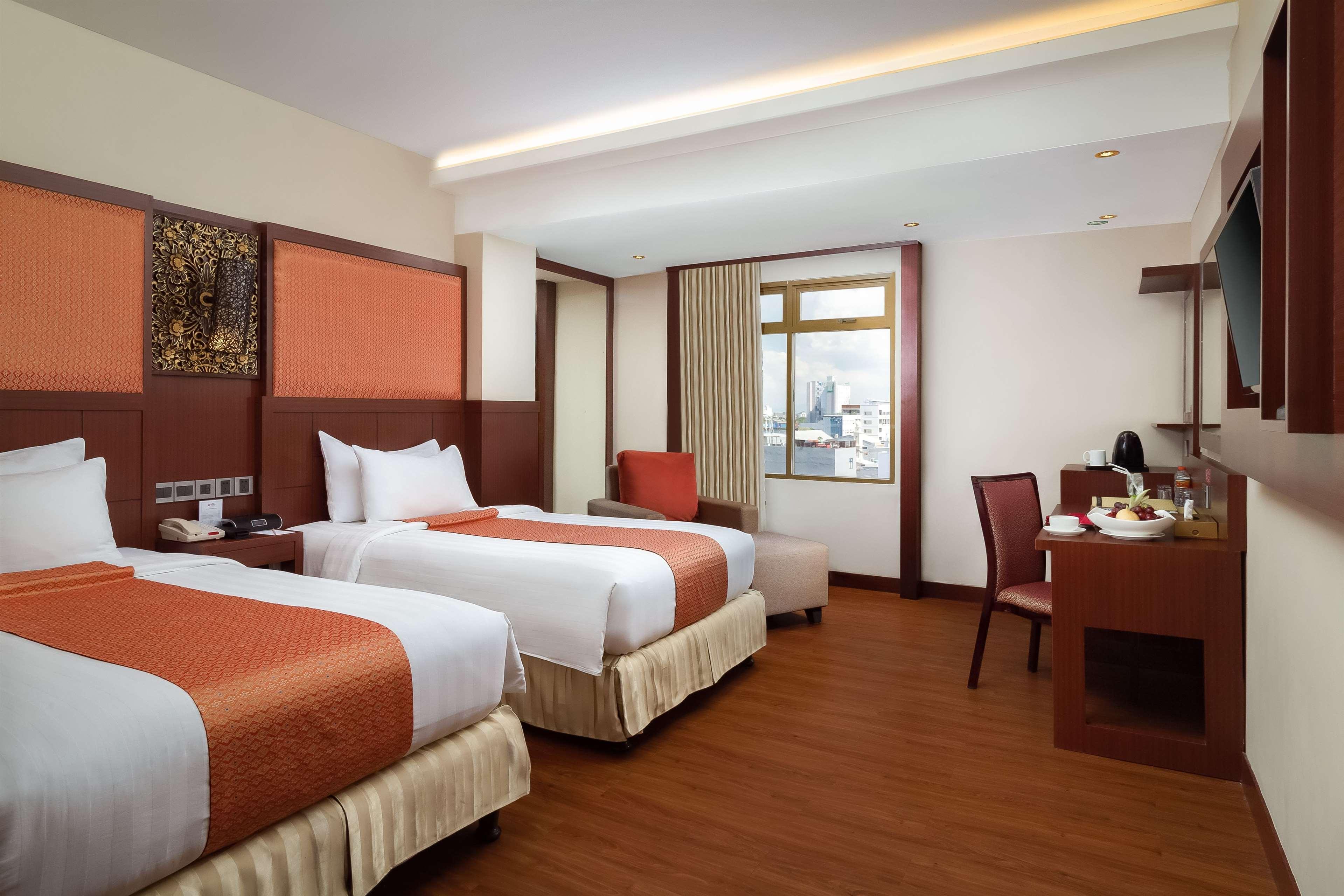 Best Western Plus Makassar Beach Hotel Exterior foto