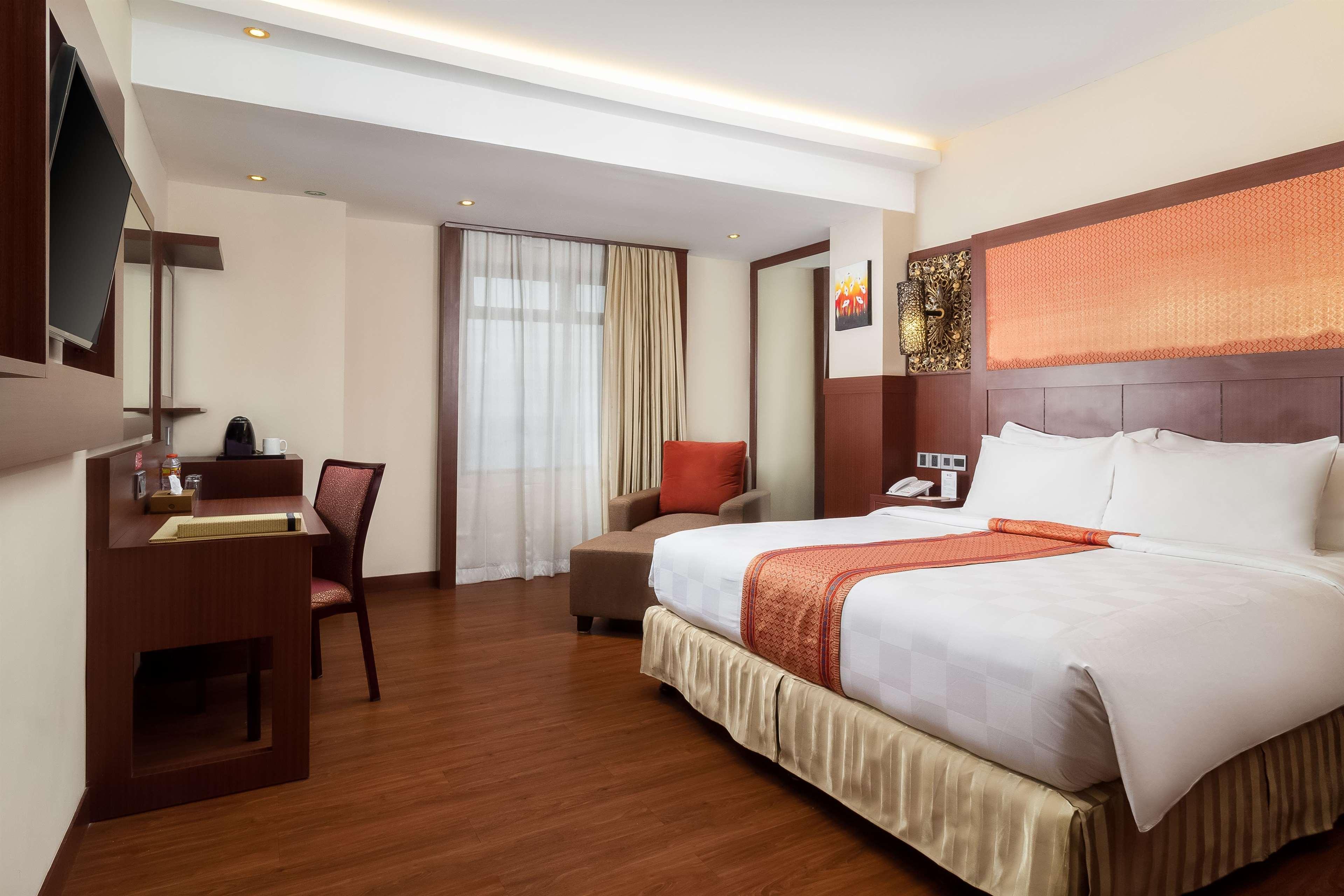 Best Western Plus Makassar Beach Hotel Exterior foto