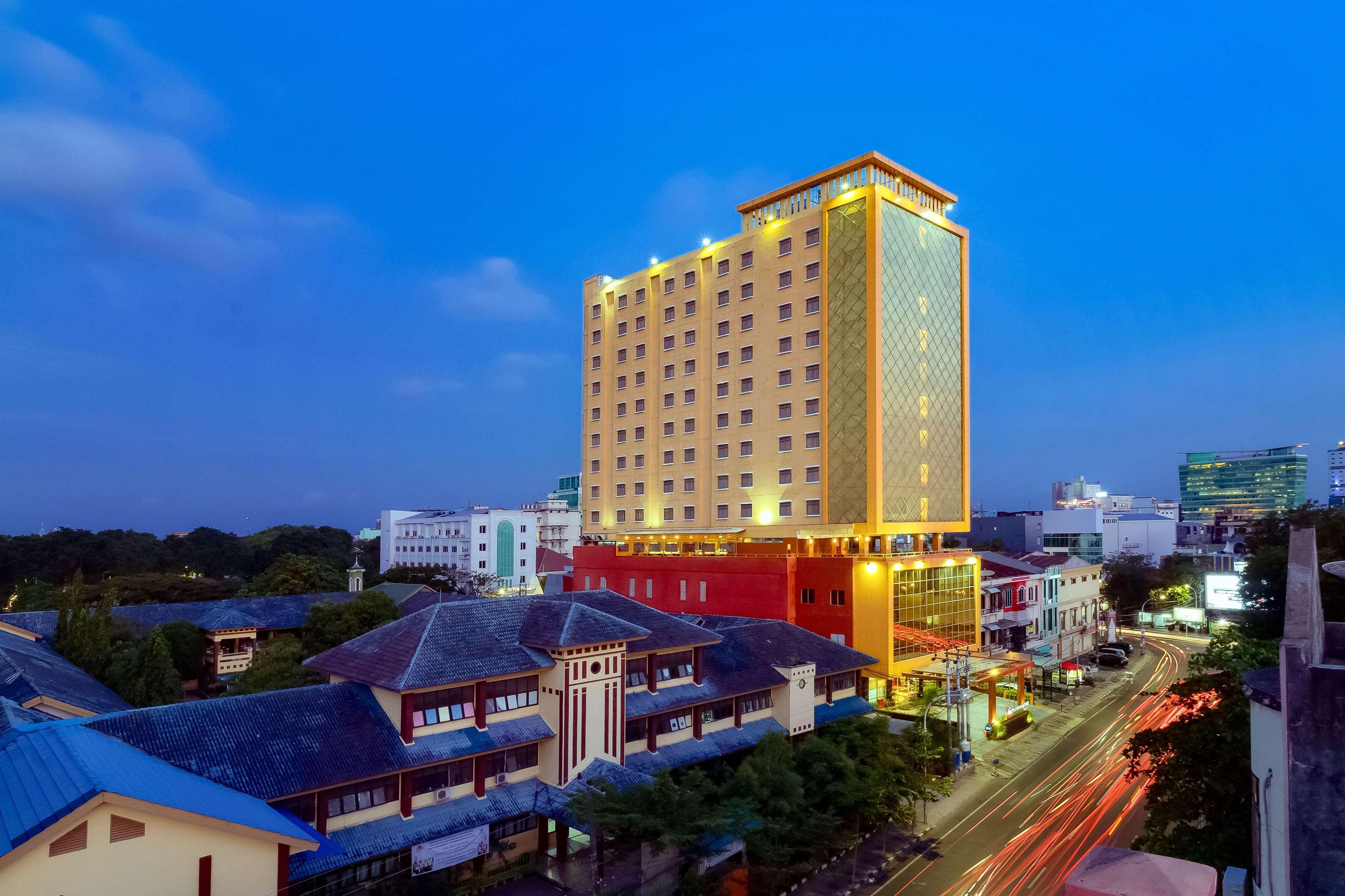 Best Western Plus Makassar Beach Hotel Exterior foto